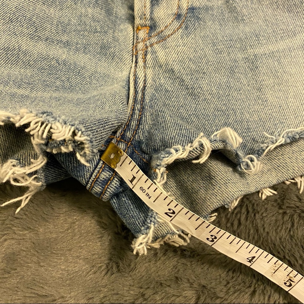 Re/Done the shorts in Dirty Destroy Button Fly - Picture 7 of 14